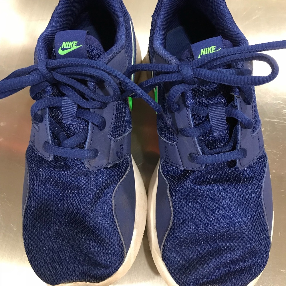 Nike Boys shoes.